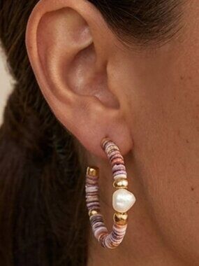 Kendra Scott Lila Vintage Gold Hoop Earrings in Pastel Shells